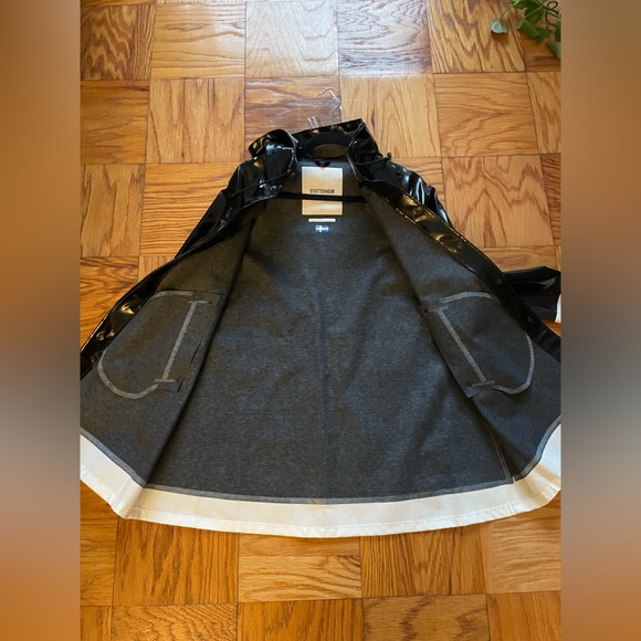 Stutterheim Frame Opal Raincoat Black/White - Picture 3 of 9